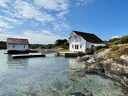 4 Star Holiday Home in Mosterhamn-by Traum