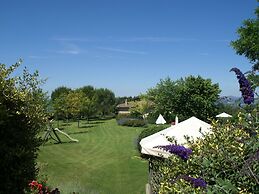 Detached House With Shared Swimming Pool and Beautiful Garden