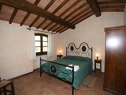 Detached House With Shared Swimming Pool and Beautiful Garden