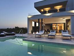 Villa Una Comfortable Holiday Residence