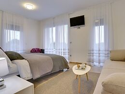 Villa Una Comfortable Holiday Residence