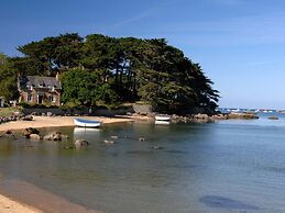 Charming Beachside Escape in Tregastel