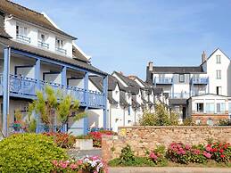 Charming Beachside Escape in Tregastel