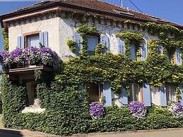 Comfortable Accommodation in Middle of a Winery