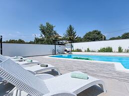 Villa Barbara Comfortable Holiday Residence