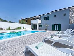 Villa Barbara Comfortable Holiday Residence