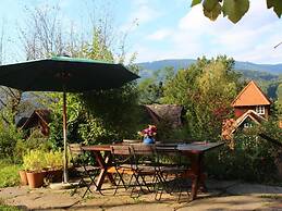 The Holler Comfortable Holiday Residence