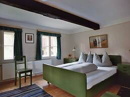 The Holler Comfortable Holiday Residence