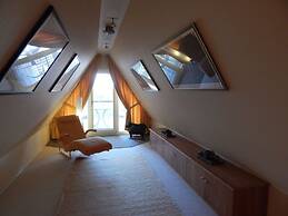 15 Bohler Brise Modern Retreat