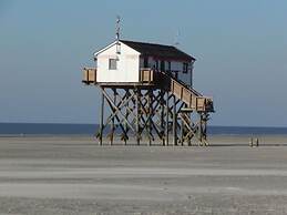 15 Bohler Brise Modern Retreat