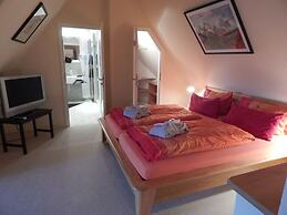 15 Bohler Brise Modern Retreat