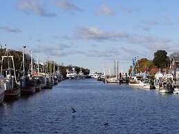 On the old River Modern Retreat