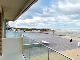 Apartment in Nieuwpoort With sea View