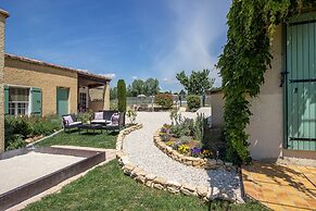 Holiday Home With Shared Pool in Luberon