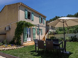 Holiday Home With Shared Pool in Luberon