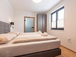 Apartment With Infinity Pool