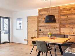 Apartment With Infinity Pool