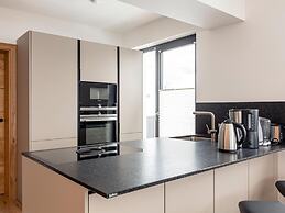 Apartment With Infinity Pool