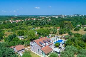 Sunshine Comfortable Holiday Residence