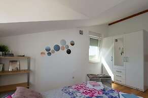 Sunshine Comfortable Holiday Residence