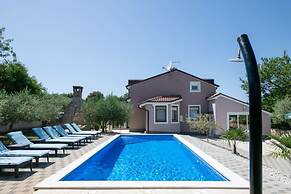 Sunshine Comfortable Holiday Residence