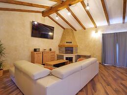 Modern Villa With Swimming Pool and Garden