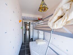 Apartment With Sun-facing Terrace