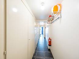 Apartment With Sun-facing Terrace