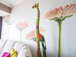 Apartment With Sun-facing Terrace