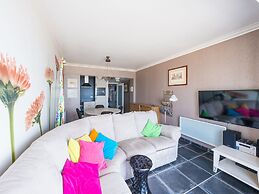 Apartment With Sun-facing Terrace