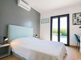 Inviting Holiday Home in Grimaud With Private Pool