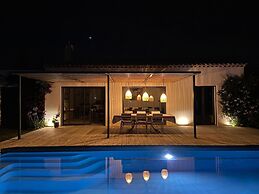 Inviting Holiday Home in Grimaud With Private Pool