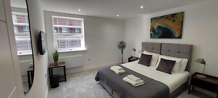 Modern 1 Bedroom Apartment - Camberley