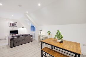 Modern 1 Bedroom Apartment - Camberley