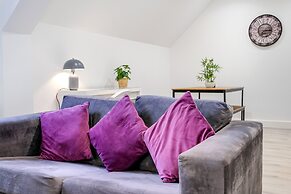 Modern 1 Bedroom Apartment - Camberley