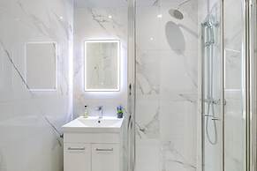 Modern 1 Bedroom Apartment - Camberley