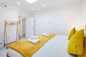 Modern 1 Bedroom Apartment - Camberley