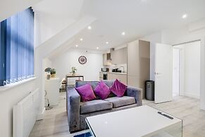 Modern 1 Bedroom Apartment - Camberley