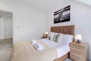 Modern 1 Bedroom Apartment - Camberley