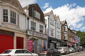 Modern 1 Bedroom Apartment - Camberley