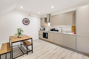 Modern 1 Bedroom Apartment - Camberley