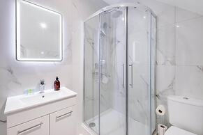 Modern 1 Bedroom Apartment - Camberley