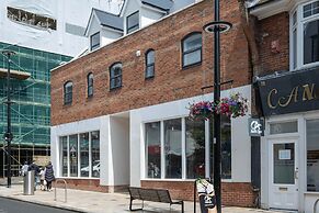 Modern 1 Bedroom Apartment - Camberley