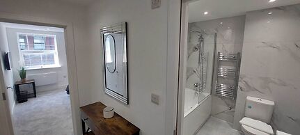 Modern 1 Bedroom Apartment - Camberley