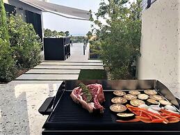 Belvilla by OYO Villa Candy With Private Pool