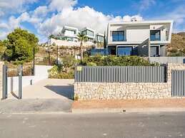 Belvilla by OYO Villa Candy With Private Pool