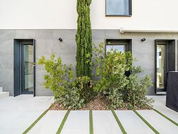 Belvilla by OYO Villa Candy With Private Pool