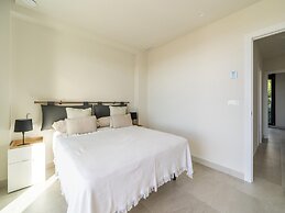 Belvilla by OYO Villa Candy With Private Pool