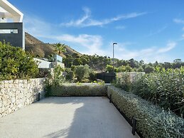 Belvilla by OYO Villa Candy With Private Pool