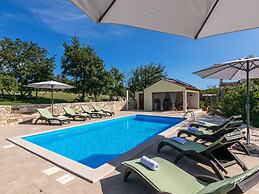 Villa Casa Ida Comfortable Holiday Residence